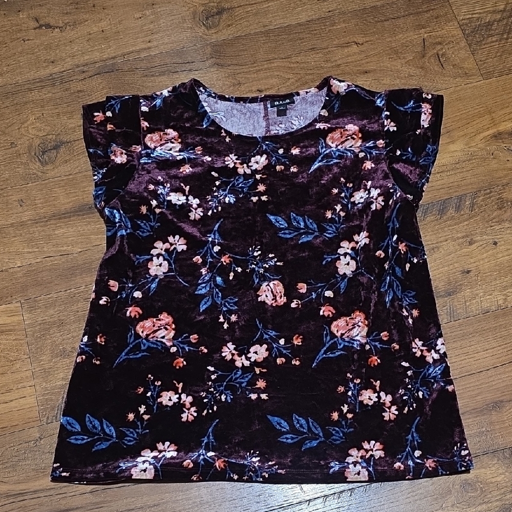 a.n.a Purple Floral Velvet Short Sleeve Top